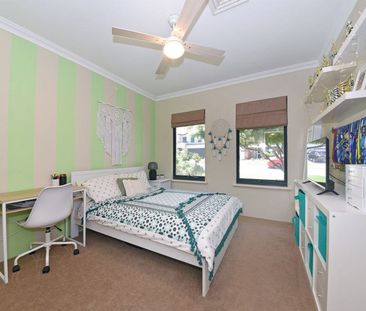 Luxurious Coastal Living – Dual Living&comma; Sea Views & Resort-St... - Photo 2