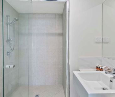 Waterfront Fully Furnished Apartment Close to Hospital! - Photo 6