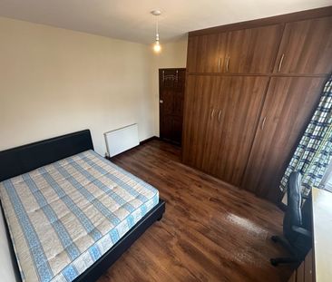 4 Bed Semi-Detached House, Bonnington Road, LE2 - Photo 5