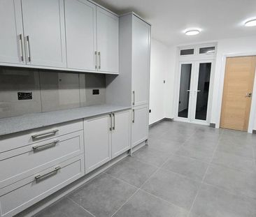 4 bedroom terraced house to rent - Photo 6