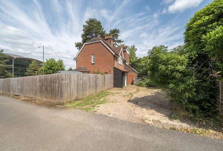 Hitchen Hatch Lane, Sevenoaks, Kent, TN13 - Photo 2