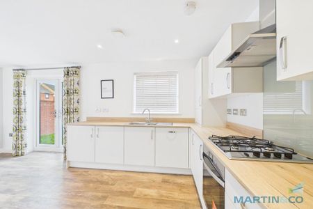 3 bedroom semi-detached house to rent - Photo 3