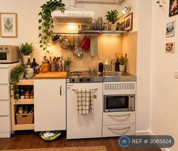 Studio to rent - Photo 6