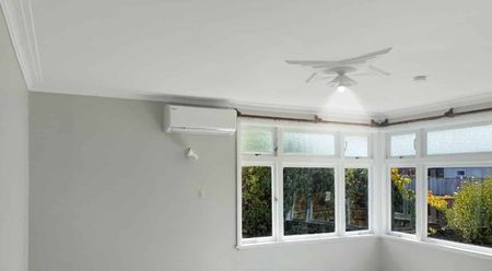 Cozy renovated house great location. - Photo 2