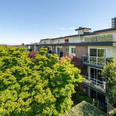 / 1br - 613 sf KITSILANO - 1 BR + 1 BATH pet friendly - Photo 1