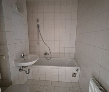 Zum wohlfühlen mit großem Balkon - frisch renoviert, moderner Fußbo... - Foto 1