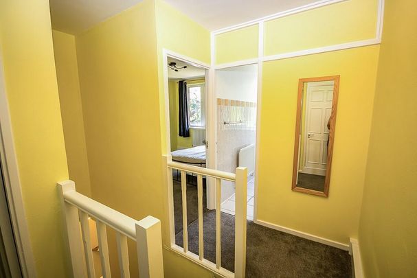 3 bedroom flat share to rent - Photo 1