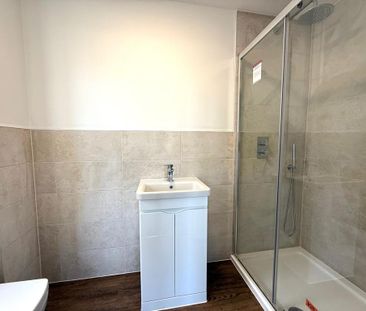 4 bedroom detached house to rent - Photo 4