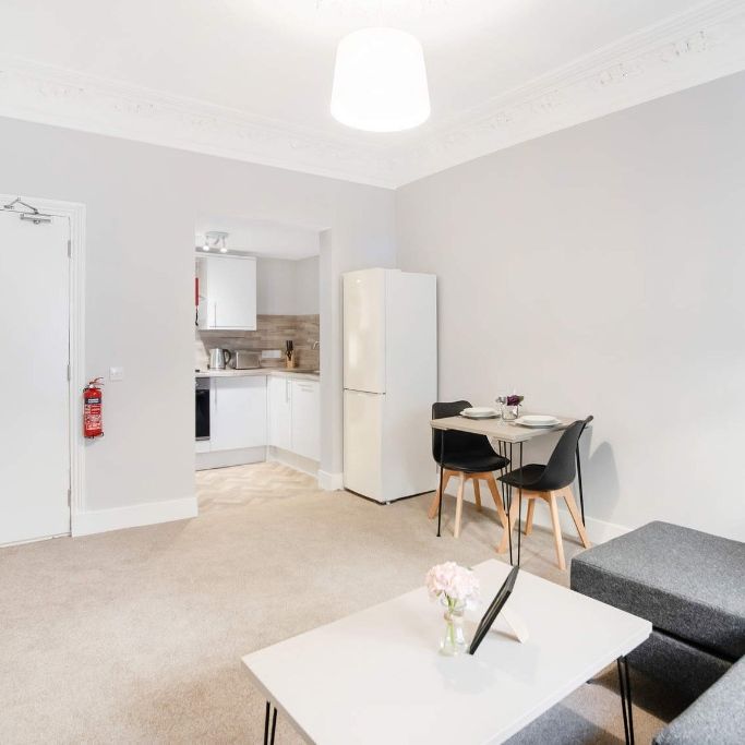 2 bedroom apartment to rent - Photo 1