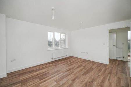 3 bedroom detached house to rent - Photo 2