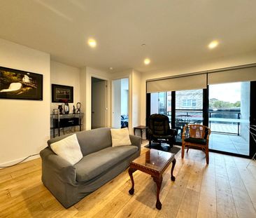 6 Month Lease - Modern two bedroom apartment in ideal location - Photo 5