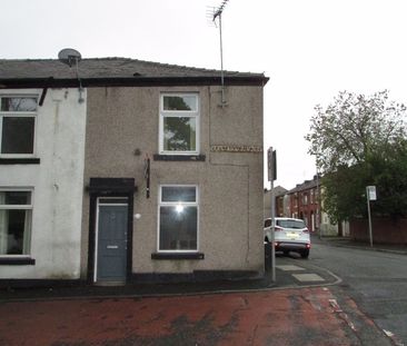 Cronkeyshaw Road, Rochdale - Photo 2