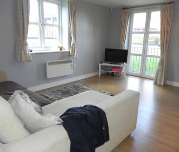 2 bed Flat for Rent - Photo 1