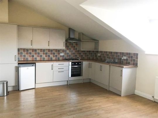 2 bedroom flat to rent - Photo 1
