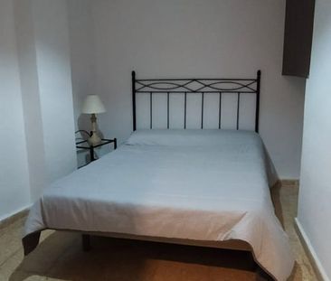 Piso de alquiler en Plaza de la Merced, Casco Antiguo - Photo 4