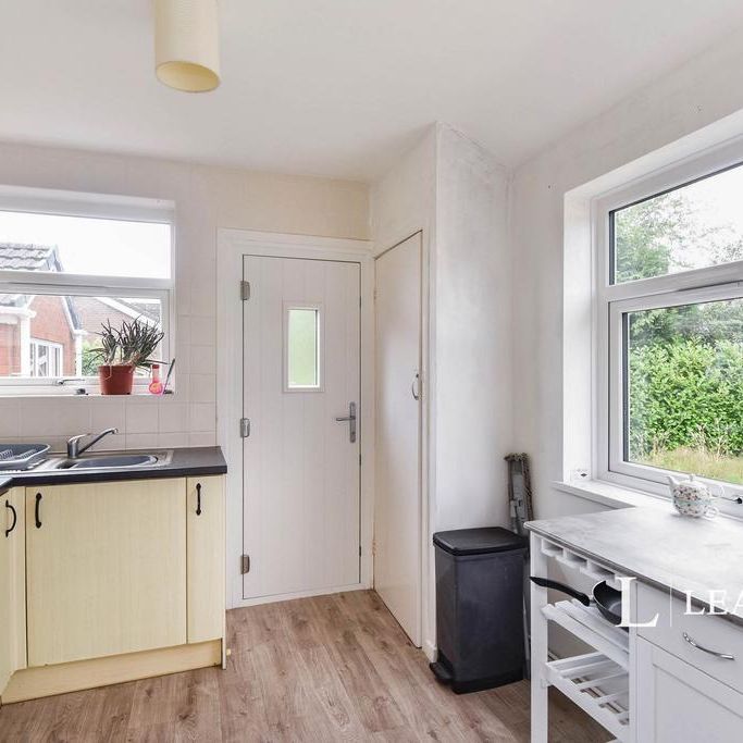 2 bedroom bungalow to rent - Photo 1