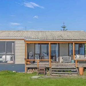 Beachfront Bach Life - Photo 2