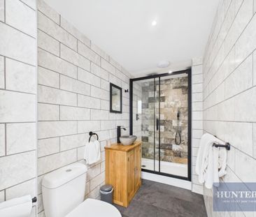 1 bedroom Flat To Let - Photo 1