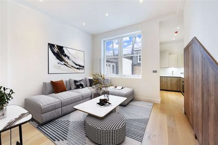 A refurbished one bedroom apartment in a period building. - Photo 4