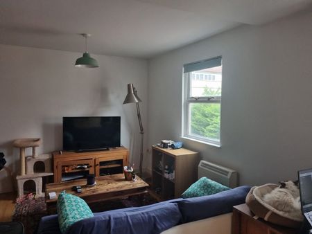 2 Bed Flat, Old Market, BS2 - Photo 2