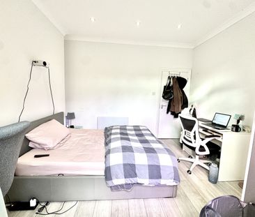 West Kensington, Talgarth Road, W14 9DB - Photo 3