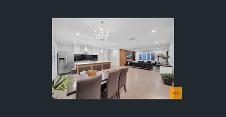 Spacious Family Home with Exceptional Outdoor Living - Photo 5