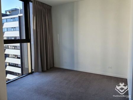 Unfurnished 2BR apartment for rent - Photo 2