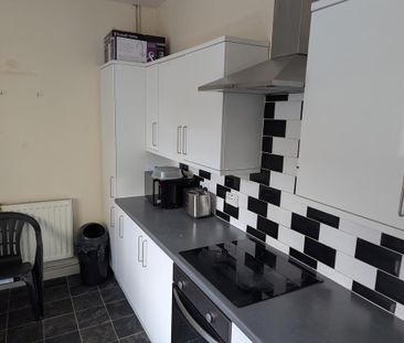 1 bedroom house of multiple occupation to rent - Photo 5