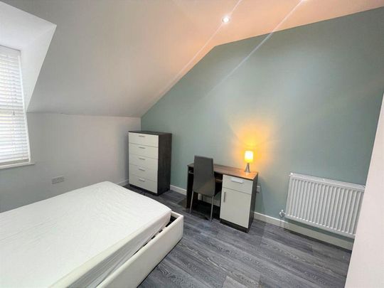 1 bedroom in a house share to rent - Photo 1