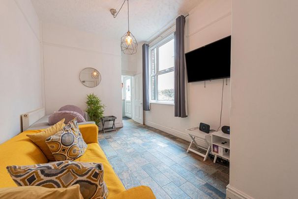 1 bedroom in a house share to rent - Photo 1