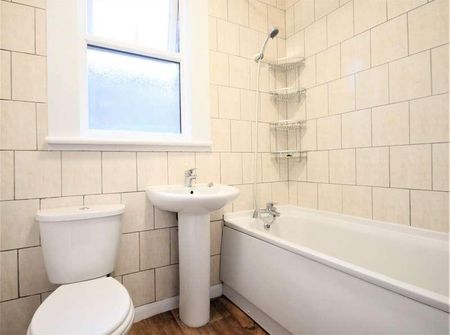 Kitchener Road, Seven Sisters, N17 - Photo 5