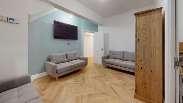 9 bedroom house to rent - Photo 1