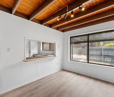 Stylish, Low-Maintenance Living in a Peaceful Carseldine Pocket - Photo 2