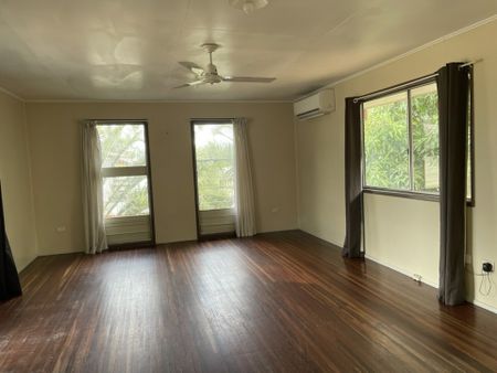 5 Bedroom Neat & Tidy Home - Photo 4