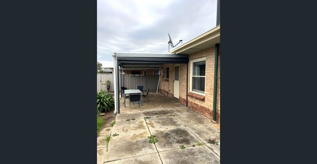 3-Bedroom Home with Huge Backyard – Walking Distance to Cafe, Shops and Parks - Photo 1