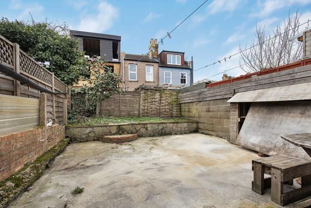 2 bedroom terraced house to rent - Photo 1