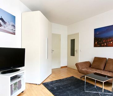 Chic möbliertes Apartment mit Aufzug im Herzen von Köln - Photo 1