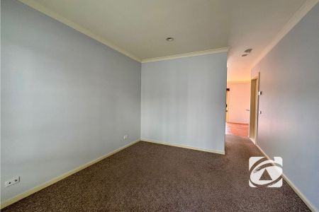 FRESHLY PAINTED THROUGHOUT UNIT IN GREAT LOCATION! - Photo 5