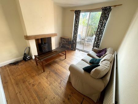 4 bedroom semi-detached house to rent - Photo 2