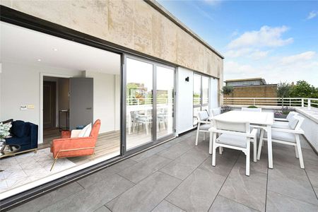 A truly stunning brand new two bedroom apartment with the most impressive 500sqft terrace spanning the entire width of the apartment. - Photo 2