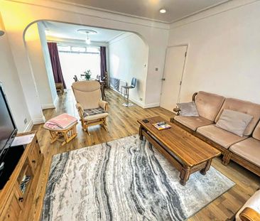 4 bedroom semi-detached house to rent - Photo 3