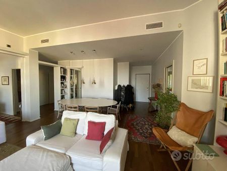 Appartamento di 190 m² con 4 locali e box auto a M - Photo 2