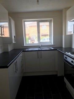 1 Bed Flat, Poole Road, SO19 - Photo 4