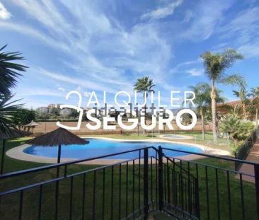 Alquiler de piso en Calle Bélgica - Photo 2