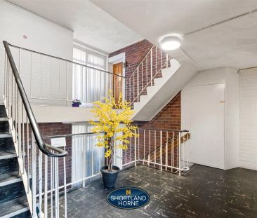 Balmoral Close, Wyken, Coventry - Photo 4