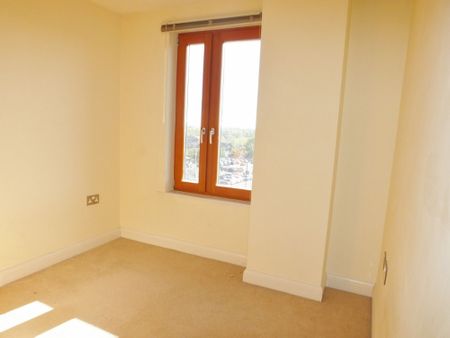 2 bed apartment to rent in Abbey End, Kenilworth, CV8 - Photo 2