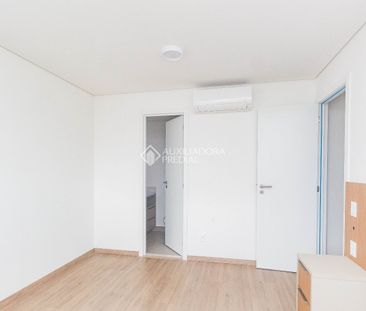 Apartamento com 2 quartos e 74m² para alugar em Passo da Areia, Por... - Photo 4