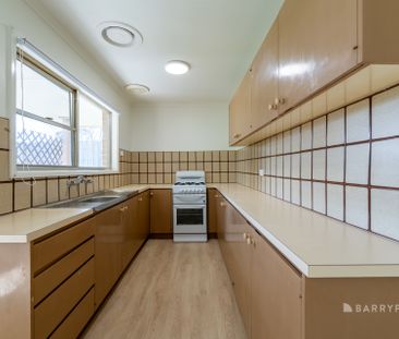 Freshly Renovated Family Home in a Peaceful Court - Photo 5