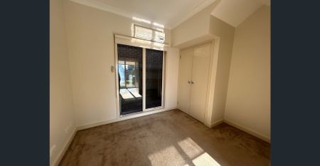 Peaceful and Charming Family Home in Prime Glen Waverley Location!!! - Photo 3