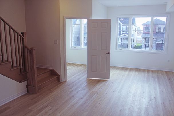 For Lease - 29 Greig Street, Brantford, Ontario - Photo 1